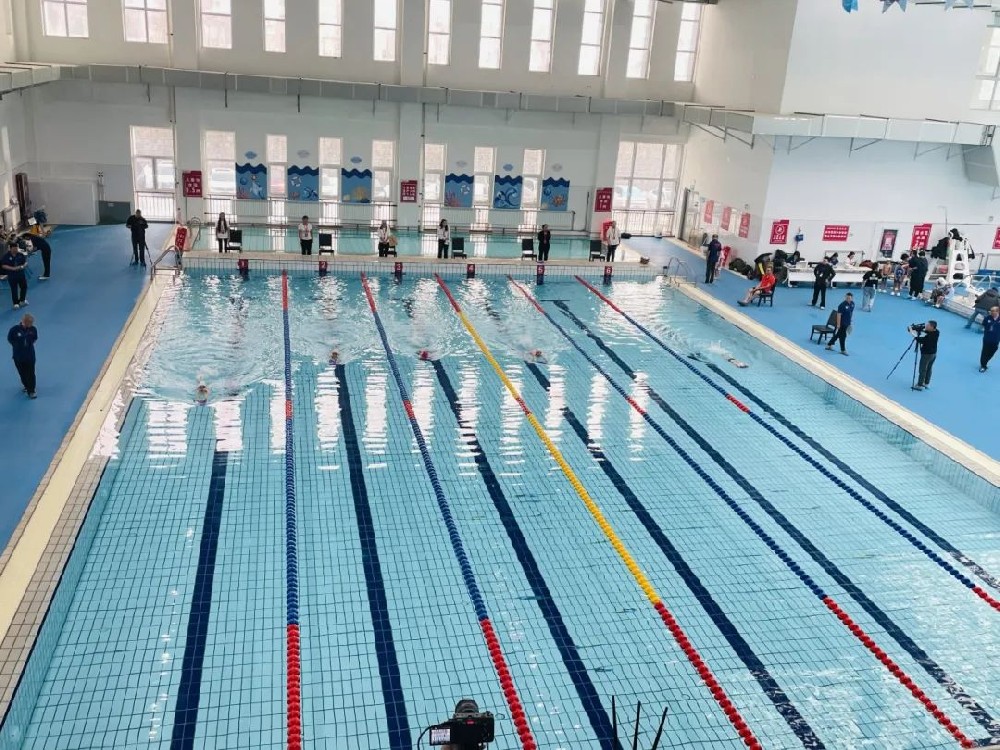 室內(nèi)游泳館總出問(wèn)題？恒溫恒濕系統(tǒng)才是關(guān)鍵！能解決這些痛點(diǎn)！